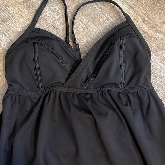 Lululemon black tank top - Picture 2 of 5